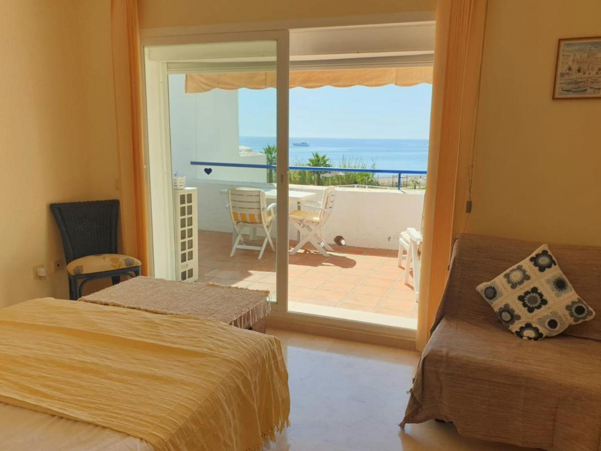Bahia de Casares Casitamar Frontline Beach House Rental Casares Costa Near Estepona מראה חיצוני תמונה