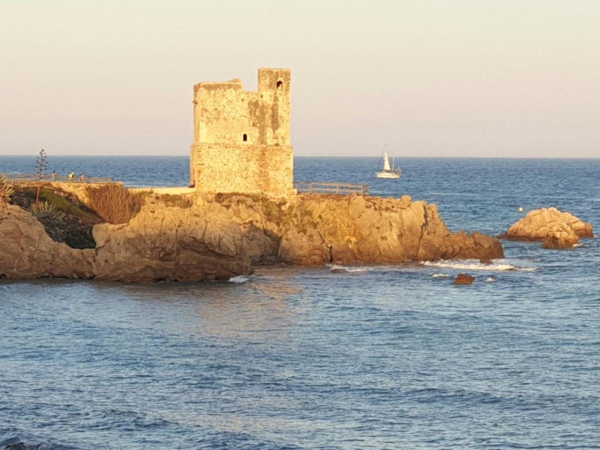Bahia de Casares Casitamar Frontline Beach House Rental Casares Costa Near Estepona מראה חיצוני תמונה