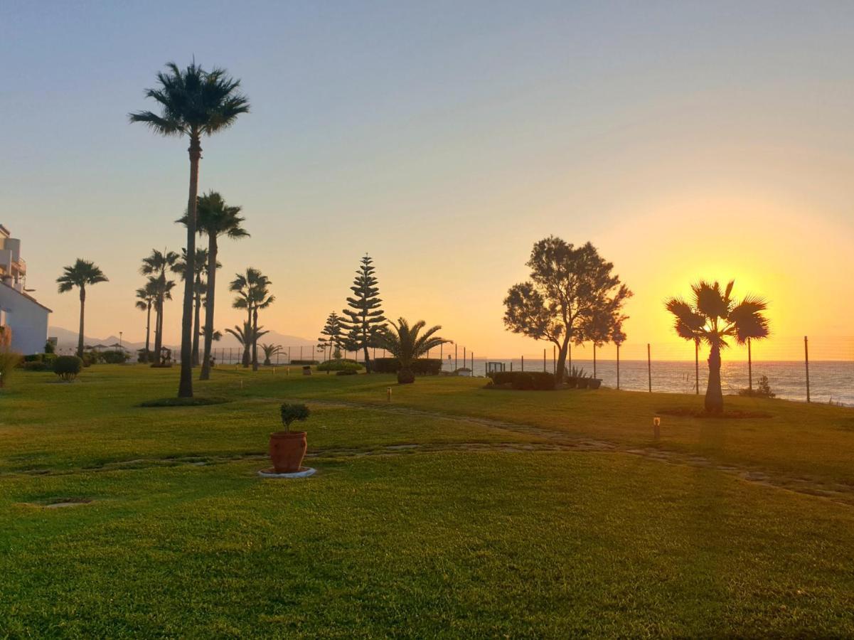 Bahia de Casares Casitamar Frontline Beach House Rental Casares Costa Near Estepona מראה חיצוני תמונה